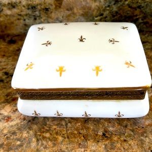 Vintage Arnart Trinket Box